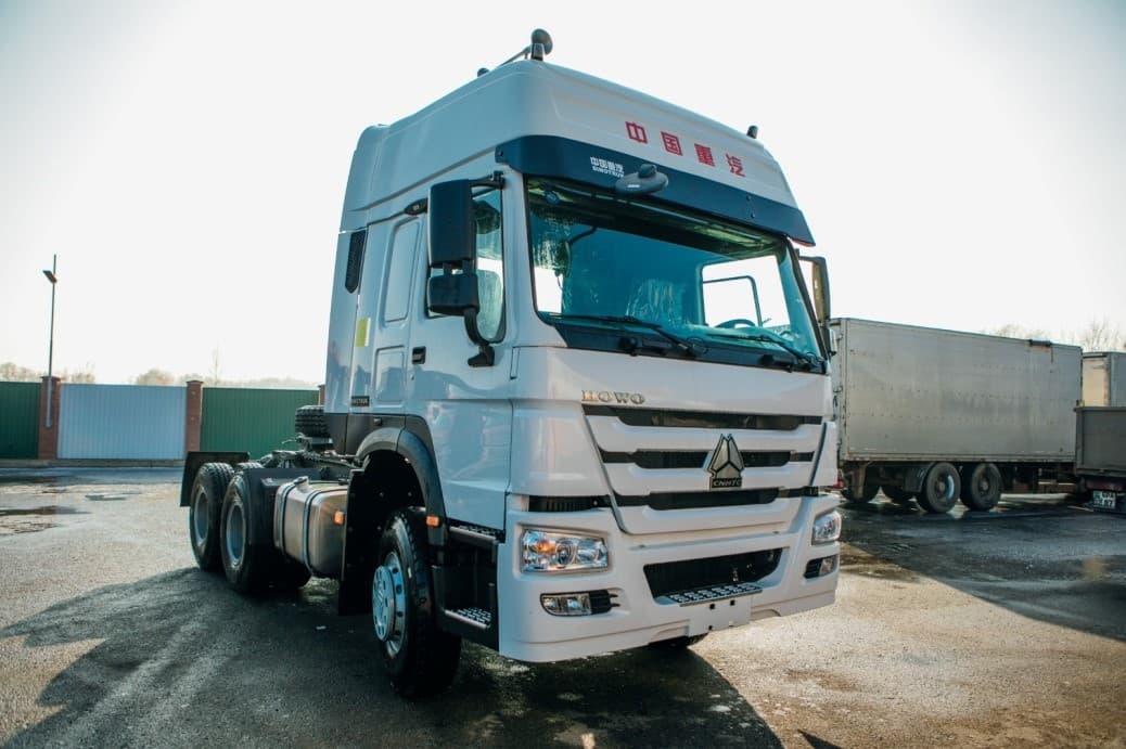 Тягач HOWO HW79